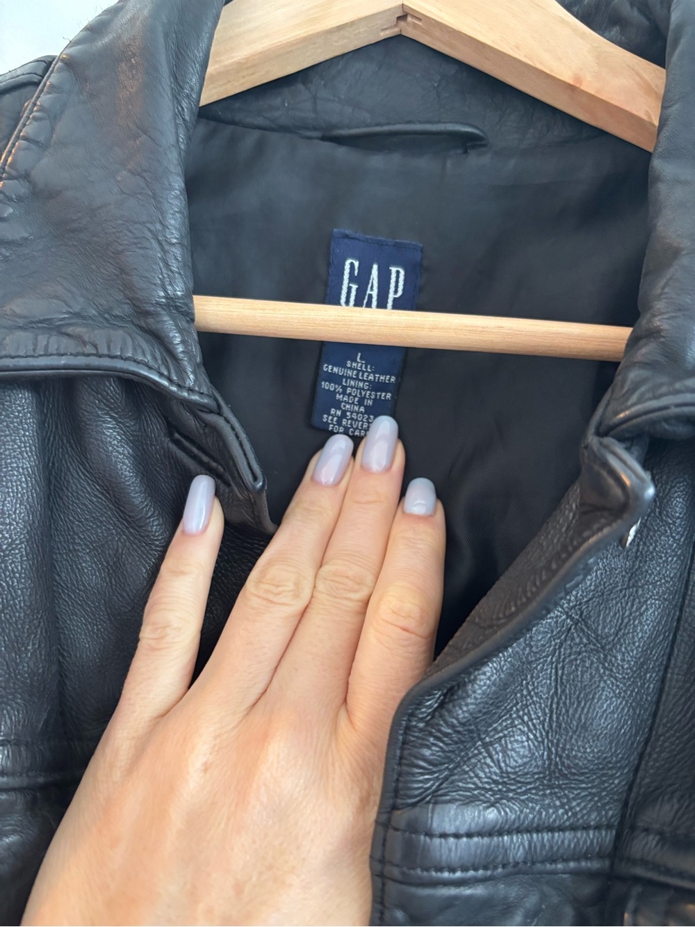 GAP vintage Black Leather Bomber Jacket - Picture 2 of 5